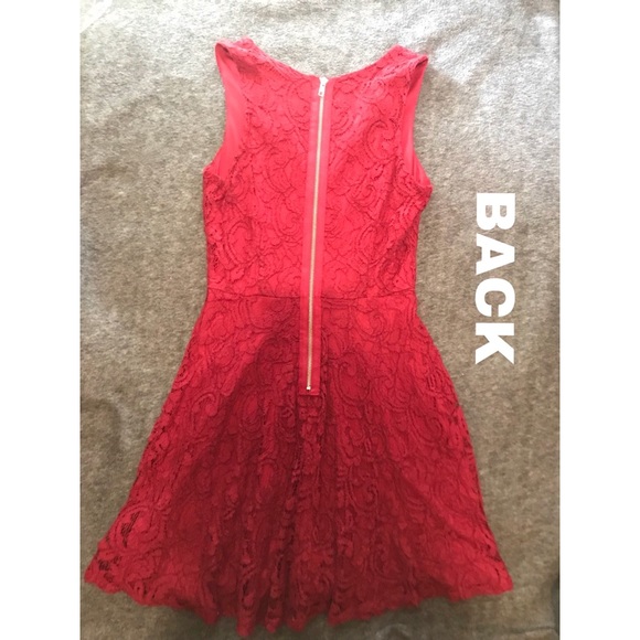 RED LACE DRESS - Picture 2 of 2